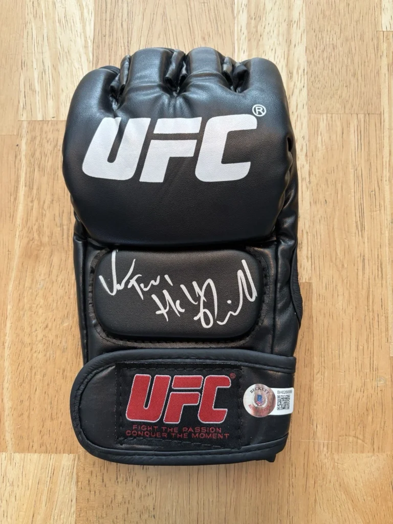 VINC PICHEL AUTOGRAPHed Signed  UFC/MMA FIGHT GLOVE. Beckett Coa