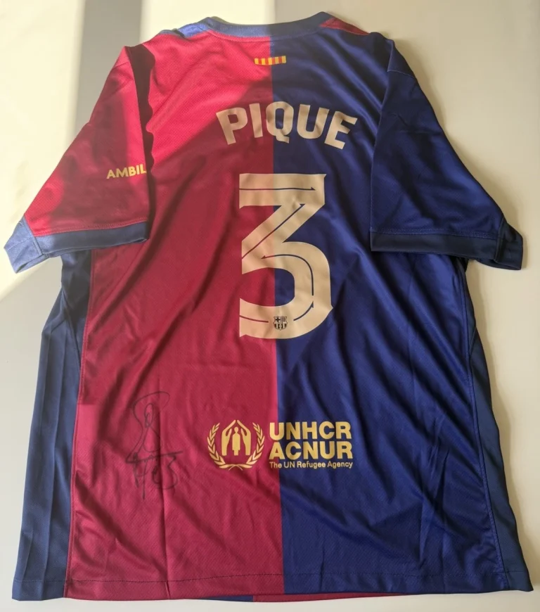 Gerard Pique FC Barcelona Autographed Jersey Star Beckett