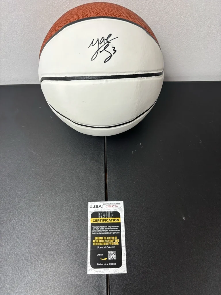 Yaxel Lendeborg Signed Autographed Basketball. Jsa Coa. Michigan