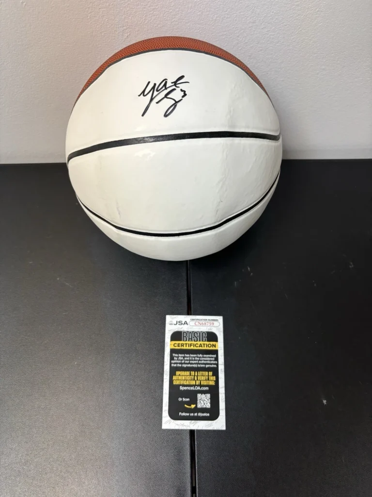 Yaxel Lendeborg Signed Autographed Basketball. Jsa Coa. Michigan. Warriors
