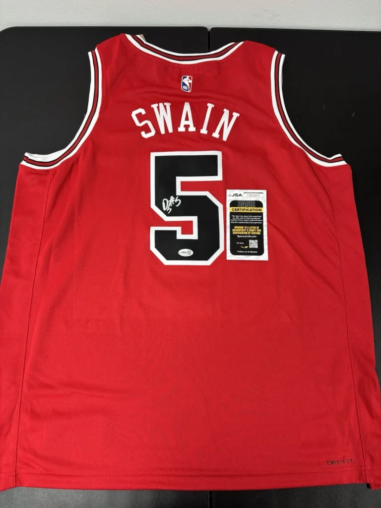 DAILYN SWAIN Signed Autographed Authentic Chicago Bulls Jersey. JSA Coa Rare
