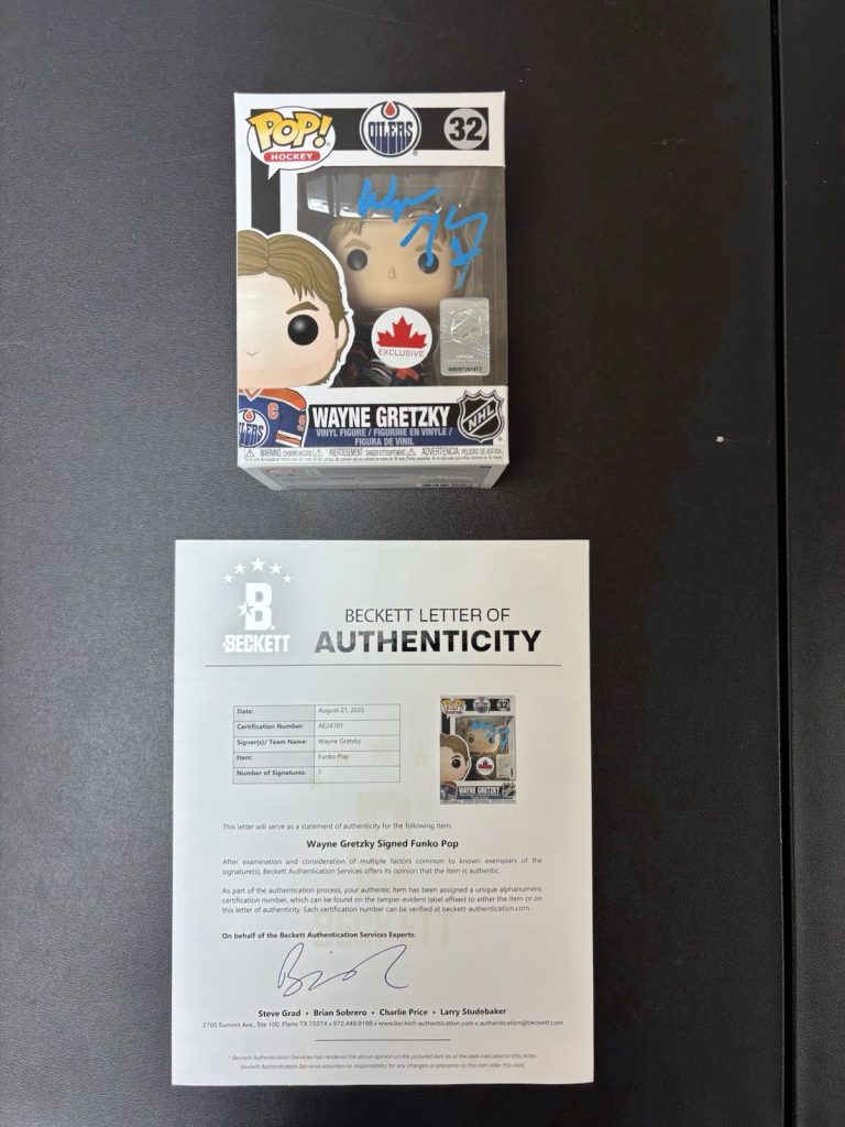 Wayne Gretzky Oilers  #32 Oilers Signed Autographed Funko Pop. Beckett BAS COA