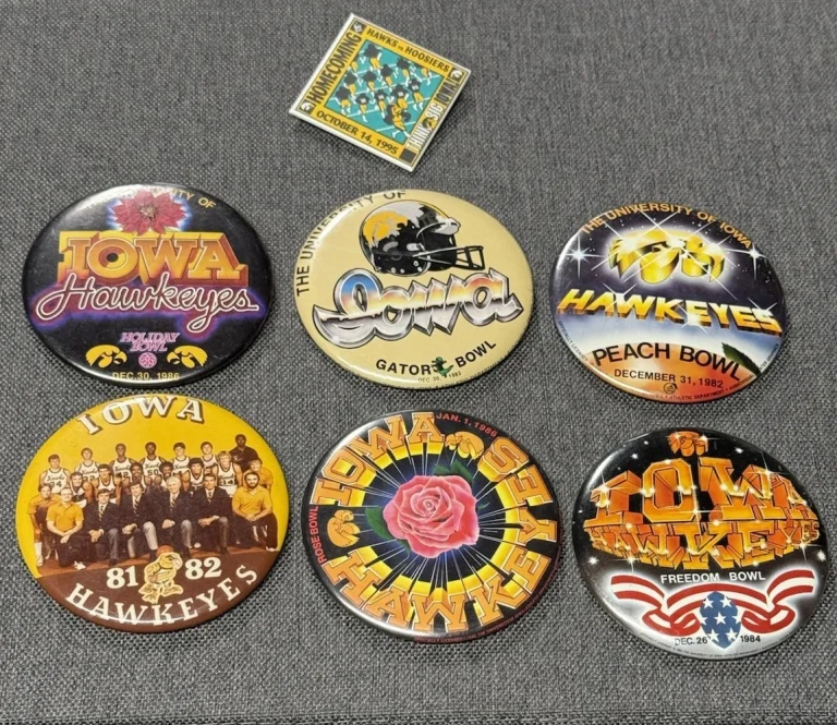 Lot Of 7 Iowa Hawkeye Football Pinback Buttons Pin Bowls Homecoming Rare
