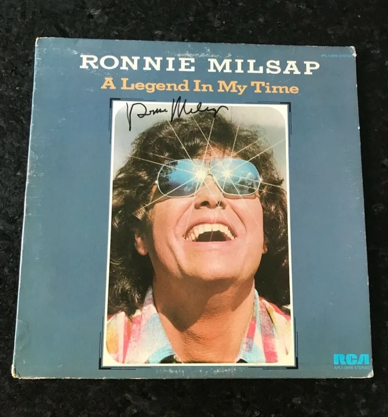 * RONNIE MILSAP * signed vinyl album * A LEGEND IN MY TIME * COA * 1
