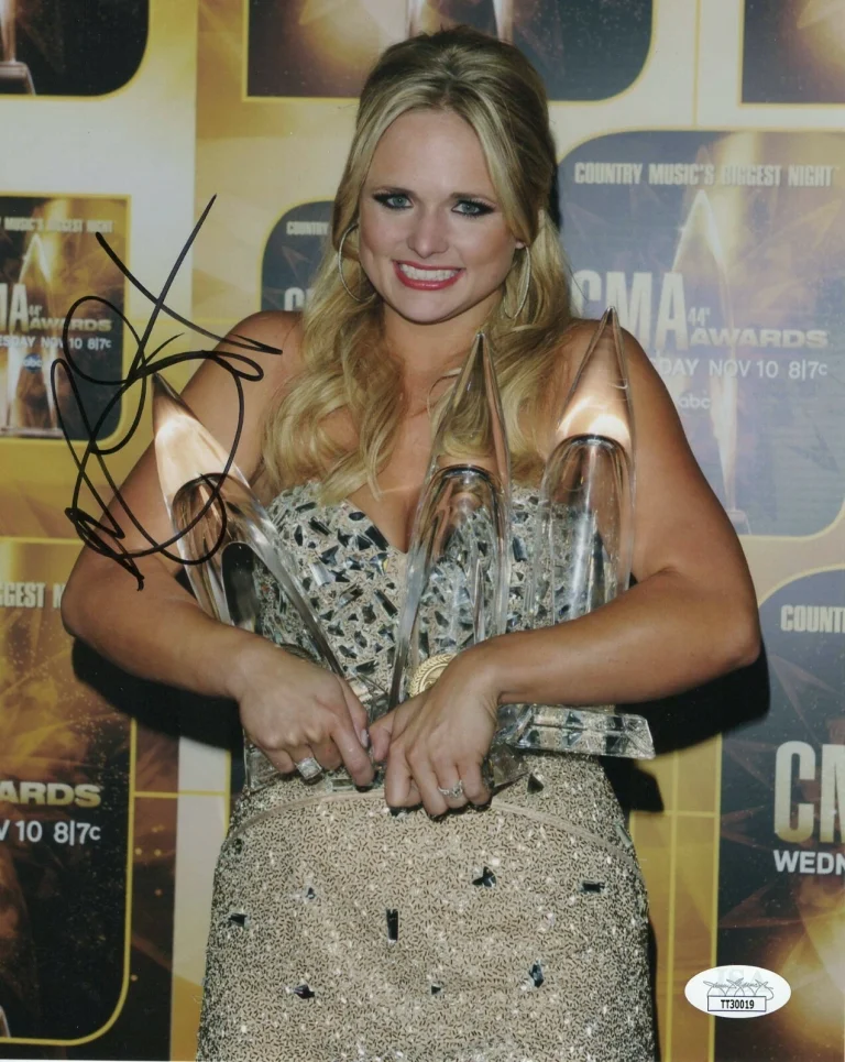 MIRANDA LAMBERT SIGNED AUTOGRAPH 8X10 PHOTO - WILDCARD, REVOLUTION, PLATINUM JSA