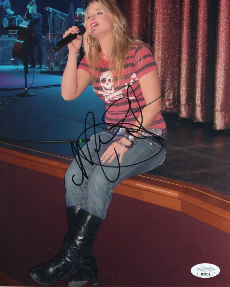 MIRANDA LAMBERT SIGNED AUTOGRAPH 8X10 PHOTO - FOR THE RECORD, PLATINUM W/ JSA
