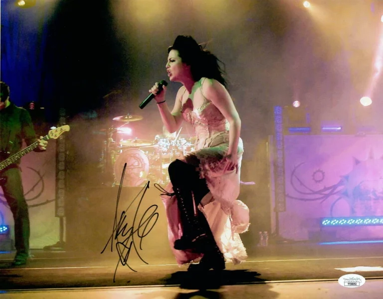 AMY LEE SIGNED AUTOGRAPH 11X14 PHOTO - EVANESCENCE BEAUTY, THE BITTER TRUTH JSA