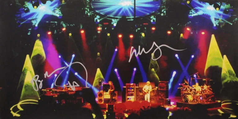 PHISH (X3) SIGNED AUTOGRAPH 10X20 PANORAMIC PHOTO - TREY ANASTASIO +2 W/ ACOA