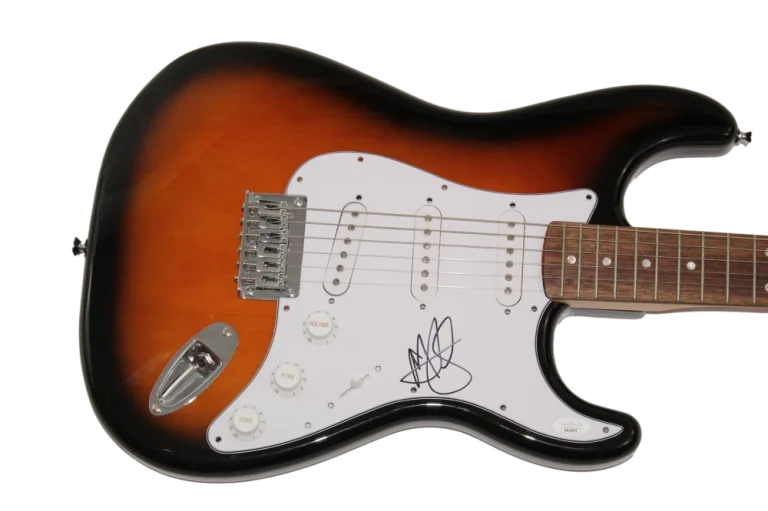 MIRANDA LAMBERT SIGNED AUTOGRAPH FENDER ELECTRIC GUITAR - COUNTRY BABE JSA COA