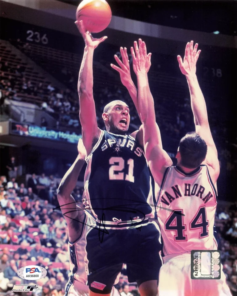 Tim Duncan signed 8x10 photo PSA/DNA San Antonio Spurs Autographed