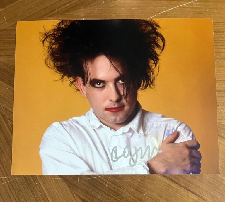 * ROBERT SMITH * signed 11x14 photo * THE CURE  * 2