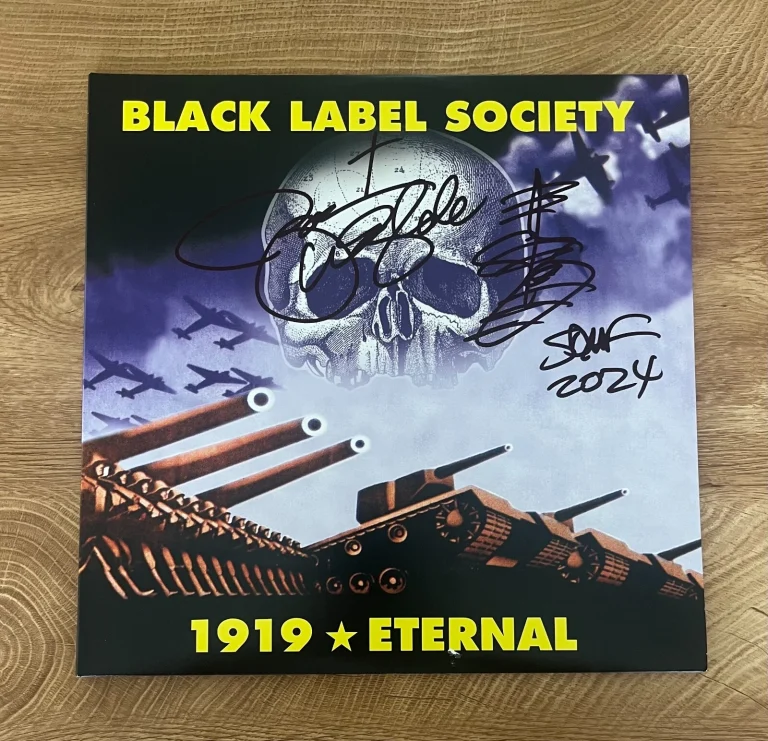 * ZAKK WYLDE * signed album * BLACK LABEL SOCIETY * 1919 ETERNAL * 2