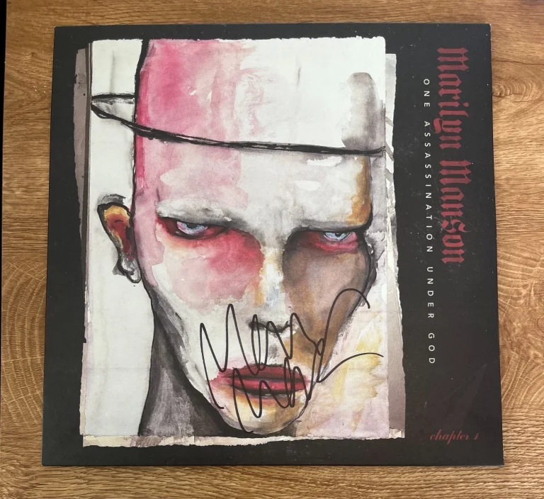 * MARILYN MANSON * signed vinyl album * ONE ASSASSINATION UNDER GOD * COA *
