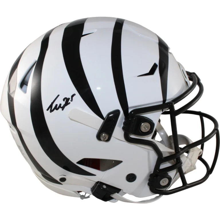 Tee Higgins Autographed Cincinnati Bengals ALT SpeedFlex Helmet Beckett W 57933