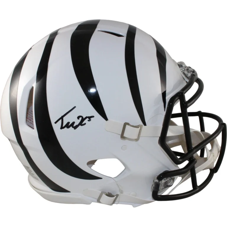 Tee Higgins Autographed Cincinnati Bengals ALT Authentic Helmet Beckett W 57943