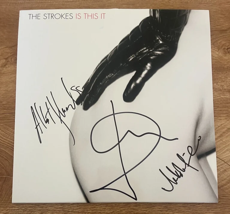 * THE STROKES * signed vinyl album * IS THIS IT * JULIAN CASABLANCAS +2 *