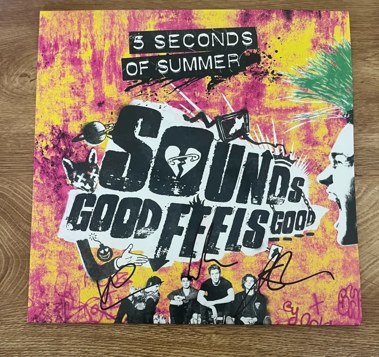 * 5 SECONDS OF SUMMER * signed vinyl album * SOUNDS GOOD FEELS GOOD * COA *