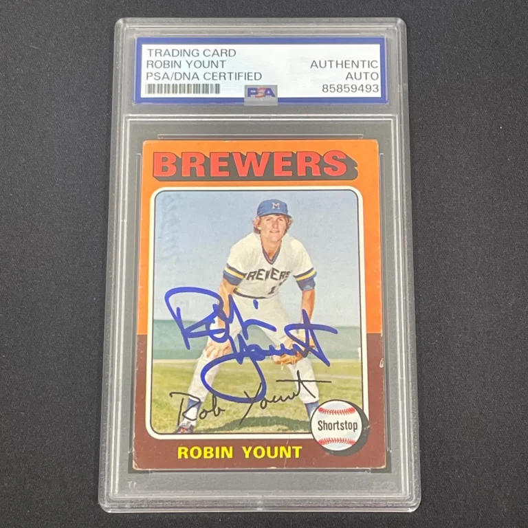 1975 Topps #223 Robin Yount Signed Card Auto PSA Slabbed Milwaukee Brewers