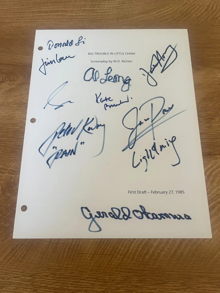 * BIG TROUBLE IN LITTLE CHINA * signed movie script * HONG, PAX, KWONG  +7