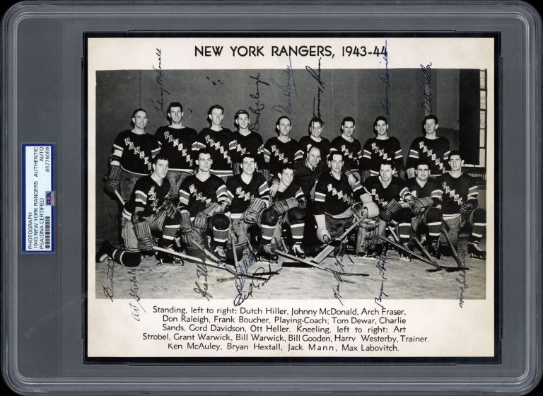 1943-1944 New York Rangers Team-Signed Photo PSA DNA Certified