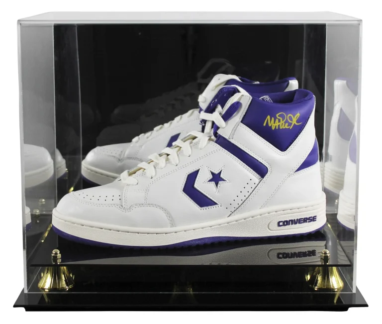 Lakers Magic Johnson Signed Left P&W Converse Weapon Shoe W/ Case BAS Witness 3