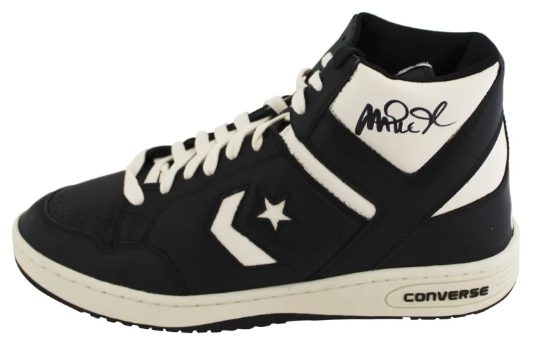 Lakers Magic Johnson Signed Left Black & White Converse Weapon Shoe BAS Wit 3