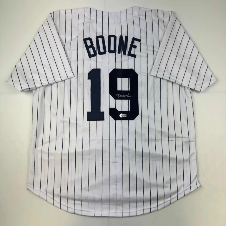 Autographed/Signed Aaron Boone New York Pinstripe Jersey Beckett COA
