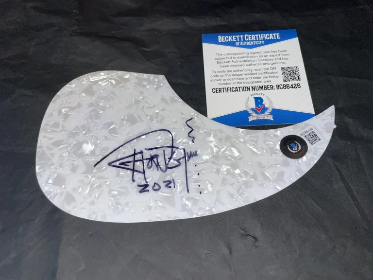 Tommy Chong Signed Acoustic Pickguard Cheech & Chong Superstar Beckett #2