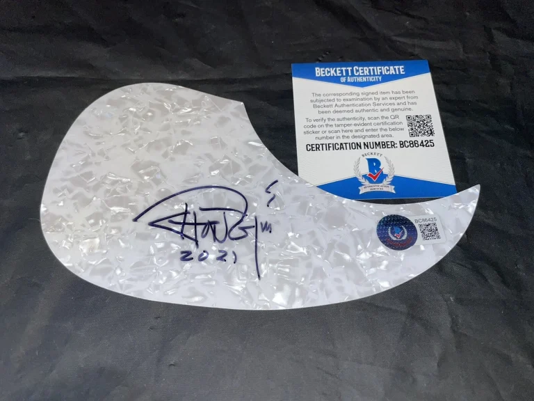 Tommy Chong Signed Acoustic Pickguard Cheech & Chong Superstar Beckett