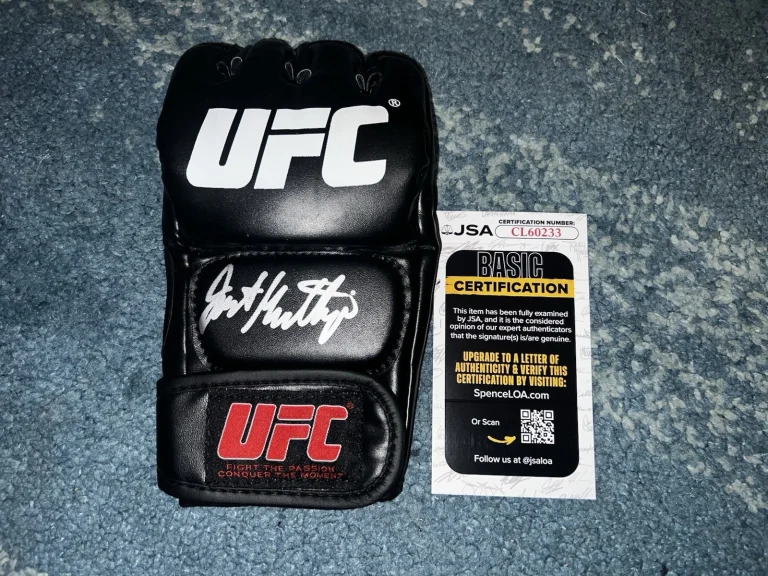 Justin Gaethje Signed UFC Boxing Glove UFC Champ The Highlight JSA Auth #5