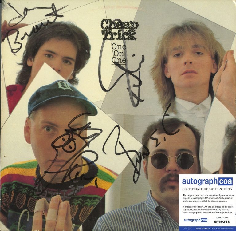 Cheap Trick One ON One FULL BAND Signed Vinyl Record ACOA