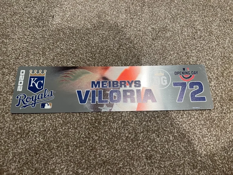 KANSAS CITY ROYALS GAME USED ? TEAM ISSUED BASEBALL NAMEPLATE MEIBRYS VILORIA