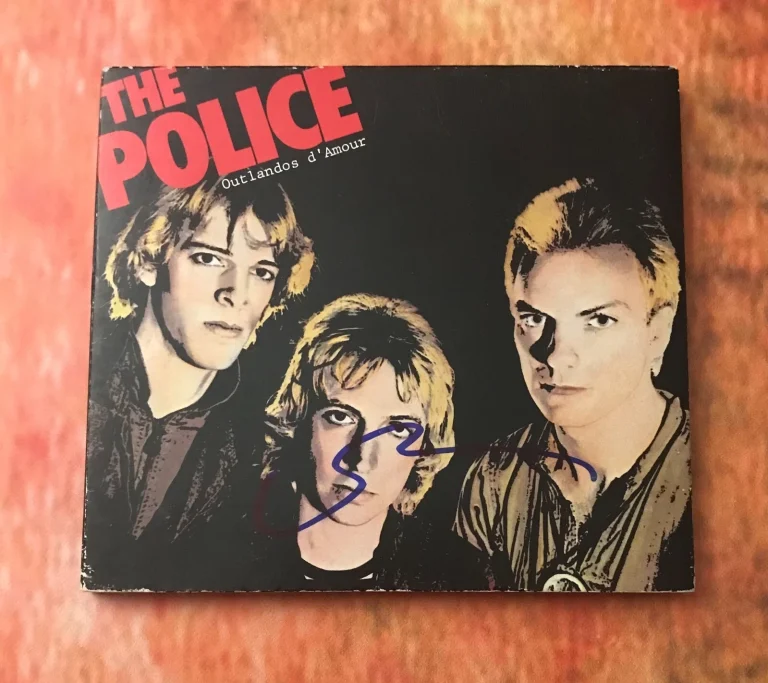 GFA The Police Fascia Outlandos D'Amour Sting Firmato CD Libretto JL1 COA