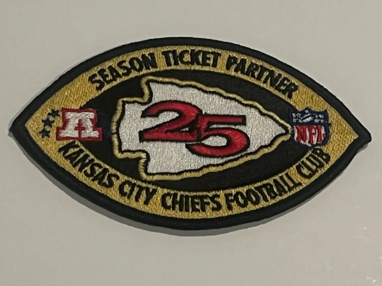 KANSAS CITY CHIEFS SEASON TICKET HOLDER PATCH 25 VTG