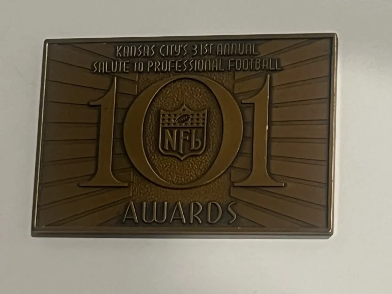 2000 KANSAS CITY 101 NFL AWARDS FOOTBALL EVENT MEDAL MEDALLION