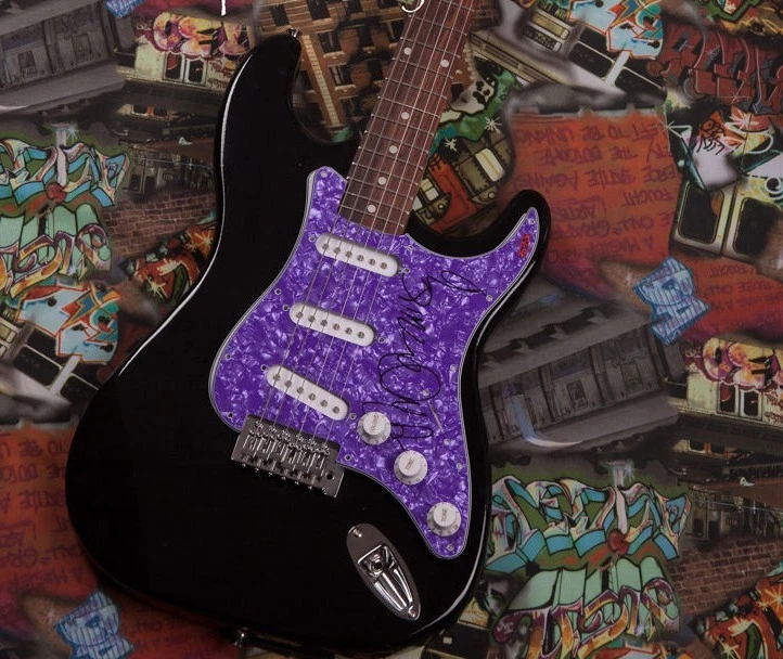 GFA The Fugees Singer LAURYN HILL Signed Electric Guitar LA2 COA