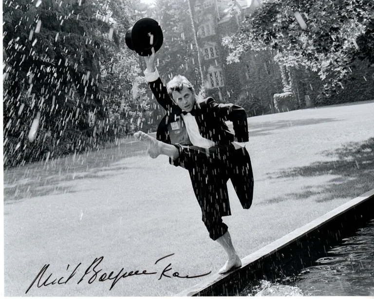 MIKHAIL BARYSHNIKOV Signed Autographed 8x10 Photo