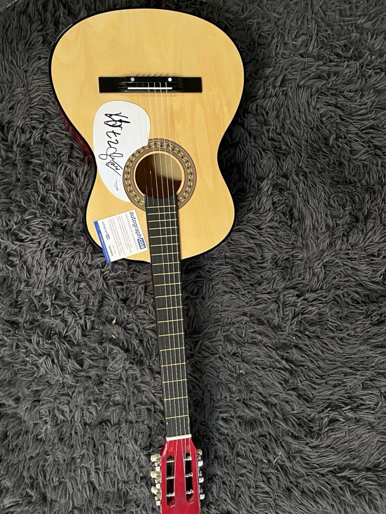 THOMPSON SQUARE SIGNED AUTOGRAPH 38 INCH ACOUSTIC GUITAR ACOA KEIFER & SHAWNA