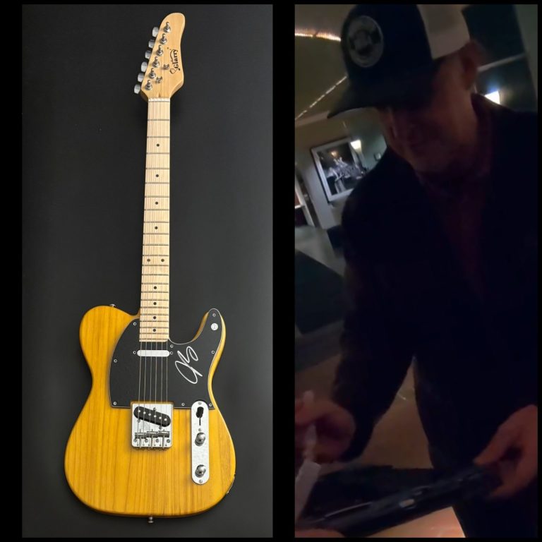 GFA  Blues Deluxe Star  * JOE BONAMASSA *  Signed Electric Guitar PROOF COA