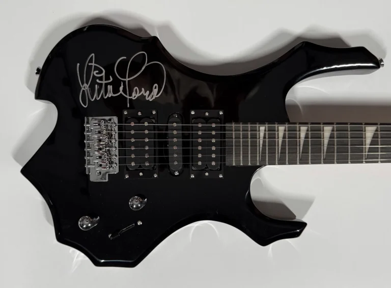 Lita Ford JSA Autograph Signed Guitar The Runaways