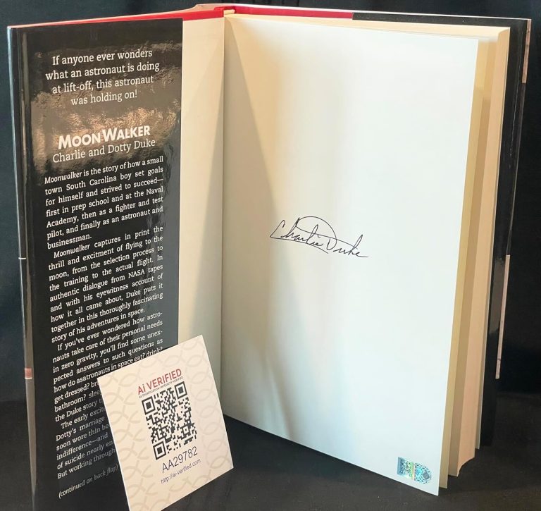 CHARLIE DUKE SIGNED MOONWALKER HARD BOUND BOOK AIV 10TH MOONWALKER APOLLO 16