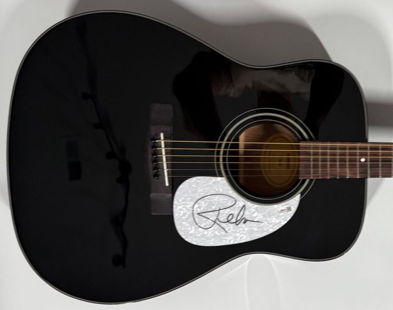 Reba McEntire JSA Autograph Signed Guitar Yamaha Acoustic
