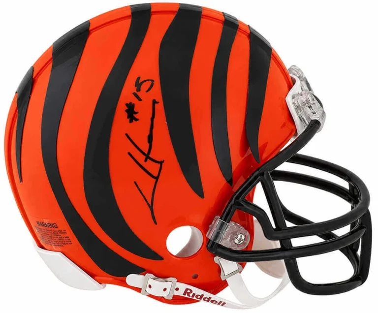 Chris Henry Signed Bengals Riddell (VSR4) Mini Helmet - (In Black) -SCHWARTZ COA
