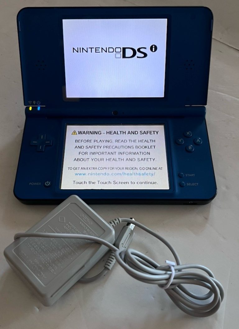 Nintendo DS XL Handheld Video Game System Blue W/ Charger & 4mb Card B10