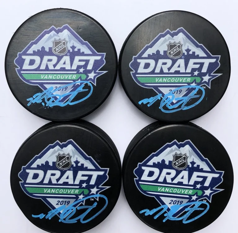 Matthew Robertson 2019 NHL Draft Puck 1st Round Pick Top Prospects PSA/DNA