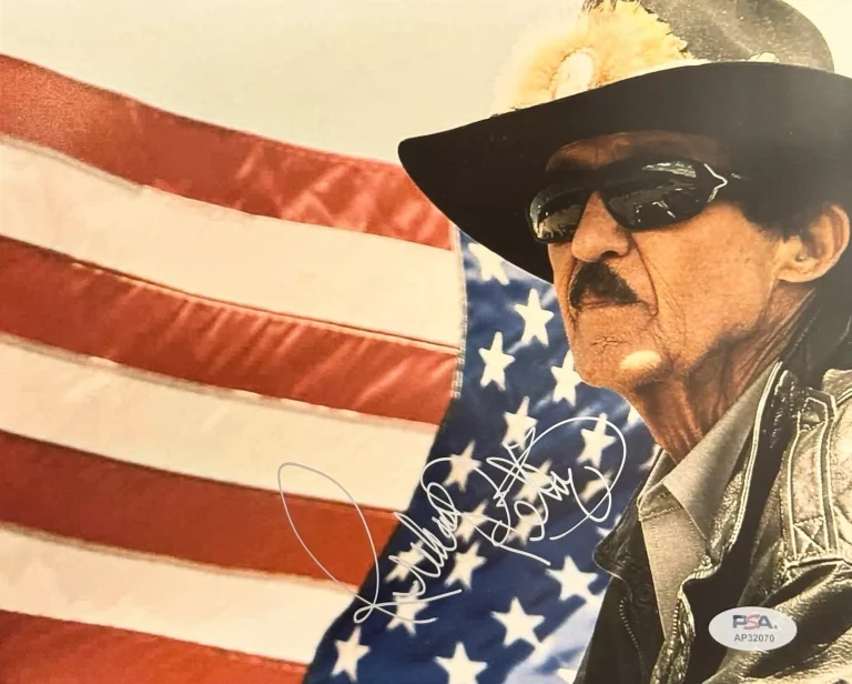 Richard Petty Signed Autographed NASCAR 8x10 Photo PSA/DNA COA