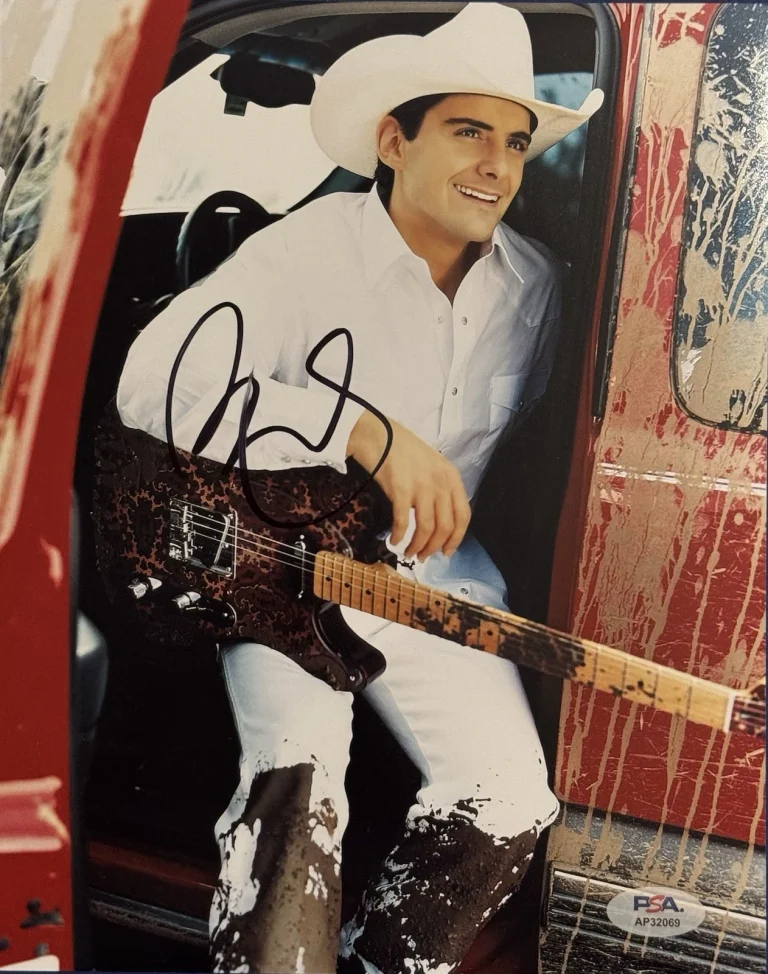 Brad Paisley Signed Autographed Country Music 8x10 Photo PSA/DNA COA