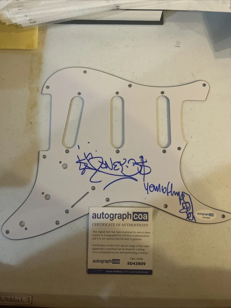 MONEY B DIGITAL UNDERGROUND SIGNED AUTOGRAPH STRAT PICKGUARD ACOA GUITAR