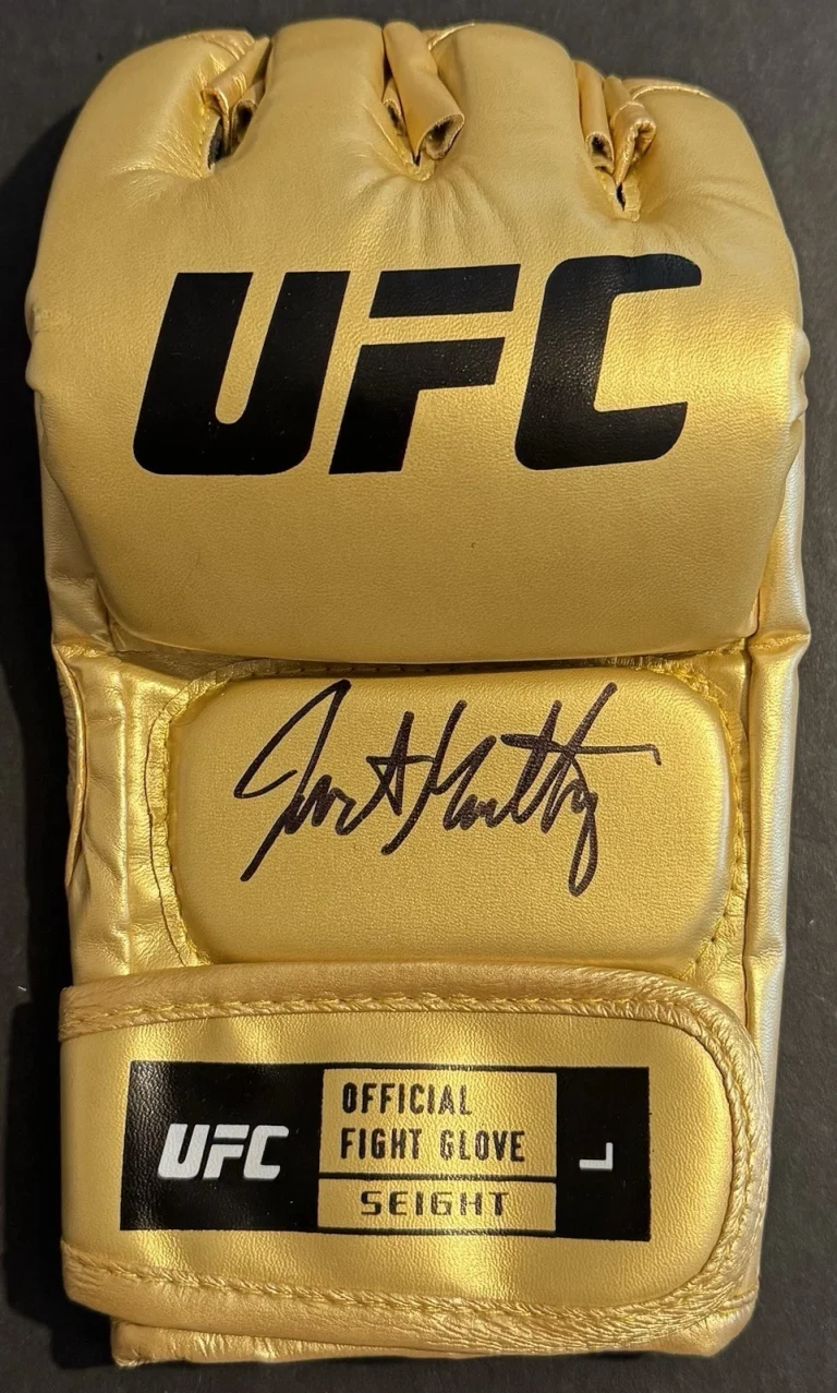 Justin Gaethje Signed Autographed UFC Gold Fight Glove PSA/DNA White House Champ