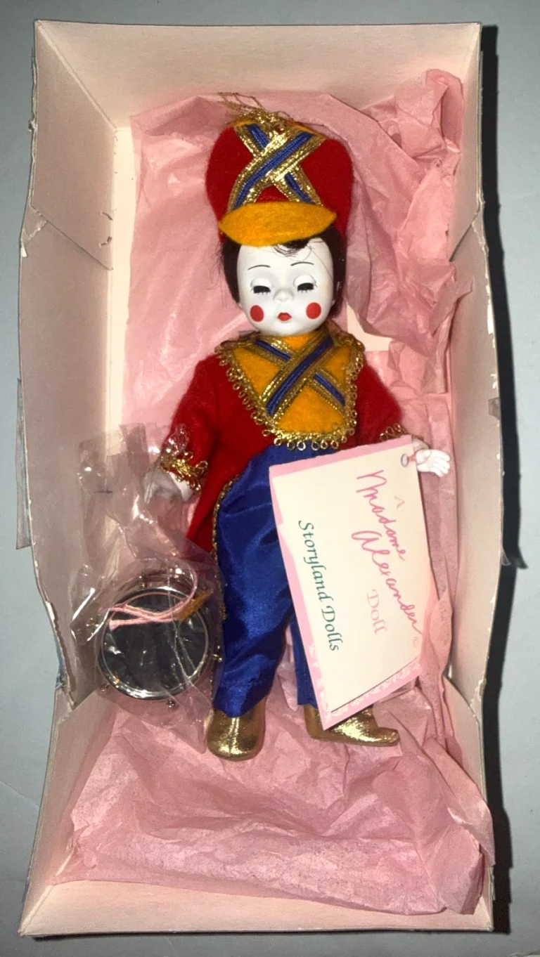 Vintage 1993 Madame Alexander Toy Soldier #481 8